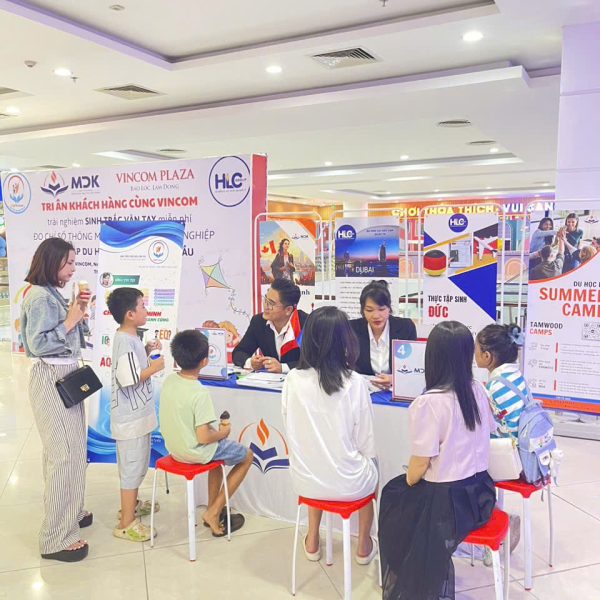 MDK-Trao Tặng 100 Suất Học Bổng và Trải Nghiệm Sinh Trắc Vân Tay Miễn Phí nhân dịp sinh nhật Vincom